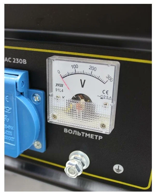 Бензиновый генератор Champion GG2300 - 4