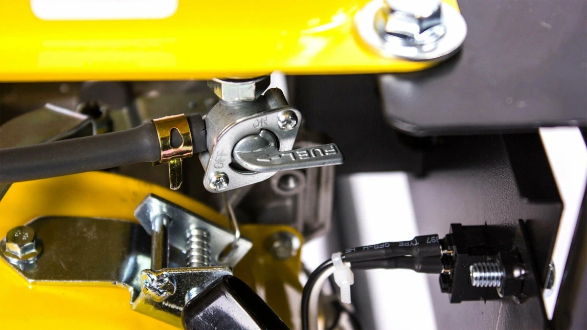 Бензиновый генератор Champion GG1000 - 4